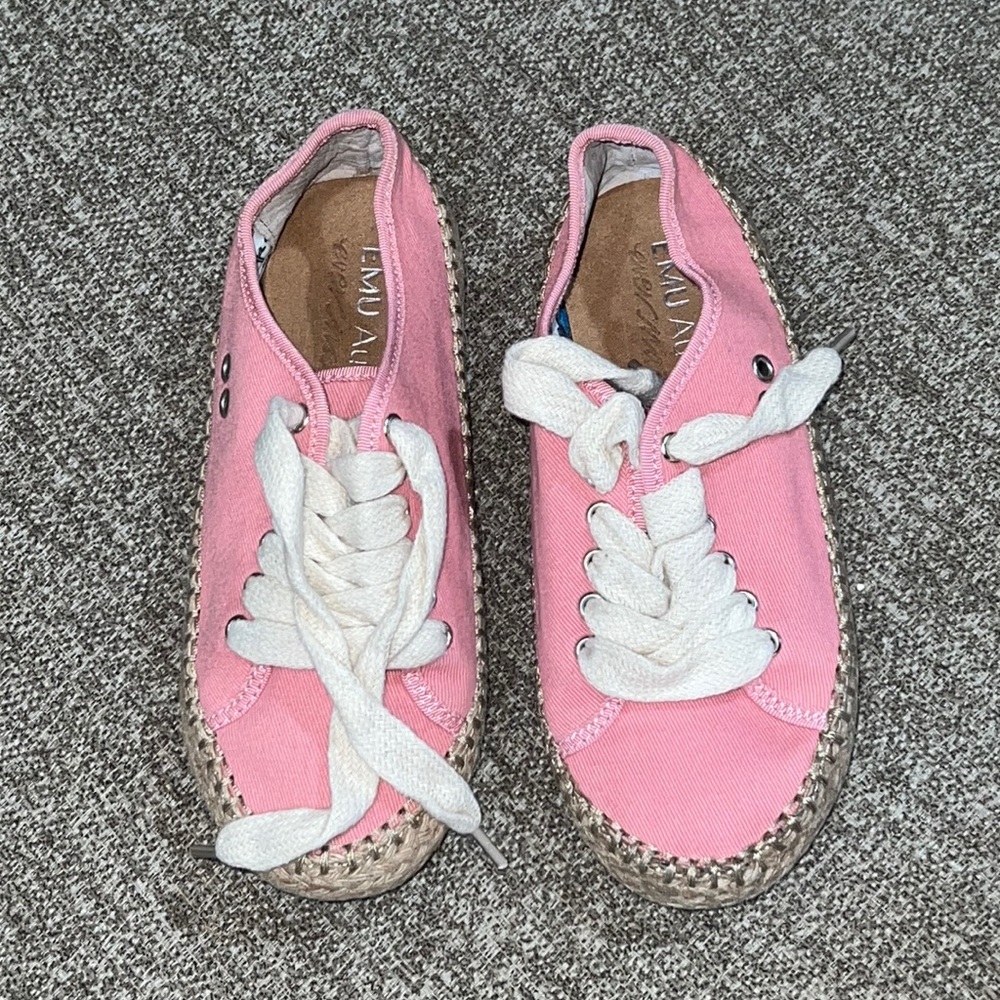 Emu Australia girls pink shoes